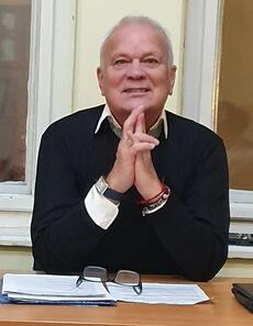 Roy R. Finnimore - Učitel angličtiny - Liberec
