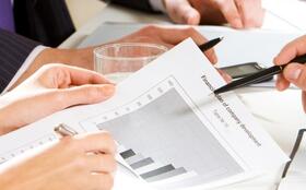 Money Talks: Finanční angličtina v praxi - Vhodné pro úroveň B1 a výše (online) - Kurz angličtiny - Praha 8