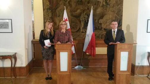 Mgr. Monika Dadová - Překladatelka a tlumočnice - Praha 12 - ilustrační foto