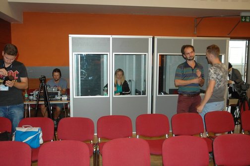 Simultánní tlumočení kongresu UNICA během Festivalu neprofesionálních filmů UNICA, Blansko 2018 Simultánní tlumočení kongresu UNICA během Festivalu neprofesionálních filmů UNICA, Blansko 2018