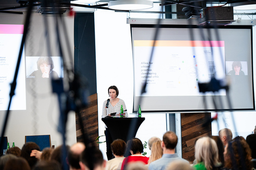 Tlumočení konference o etice v psychoterapii, za foto díky Lence Daňkové a pořadatelům