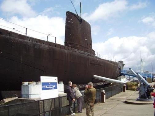 na této ponorce jsem tlumočila zájezdu pánů zajímajících se o military tématiku, Anglie